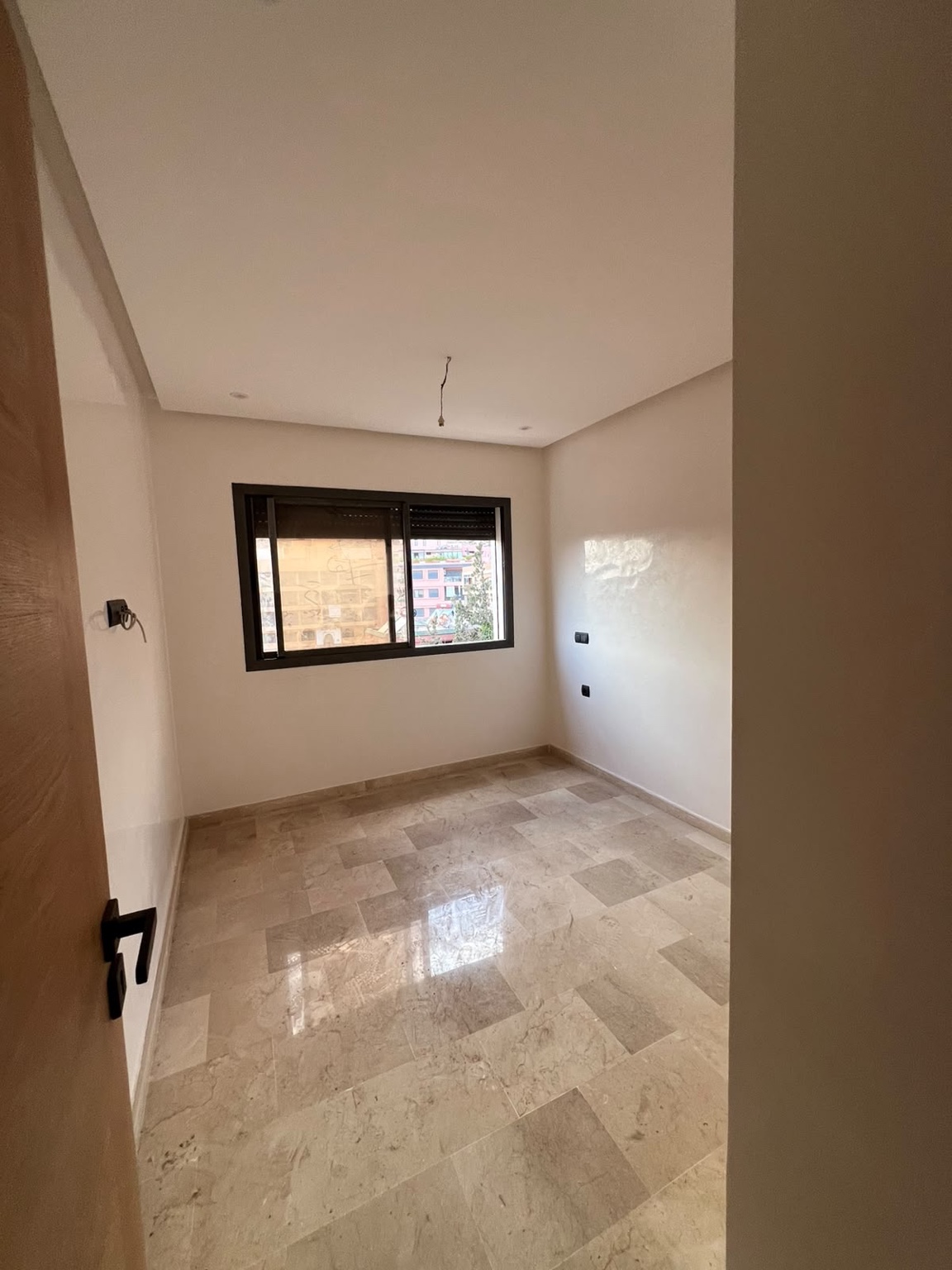 Appartement à louer · Camp El Ghoul · 4