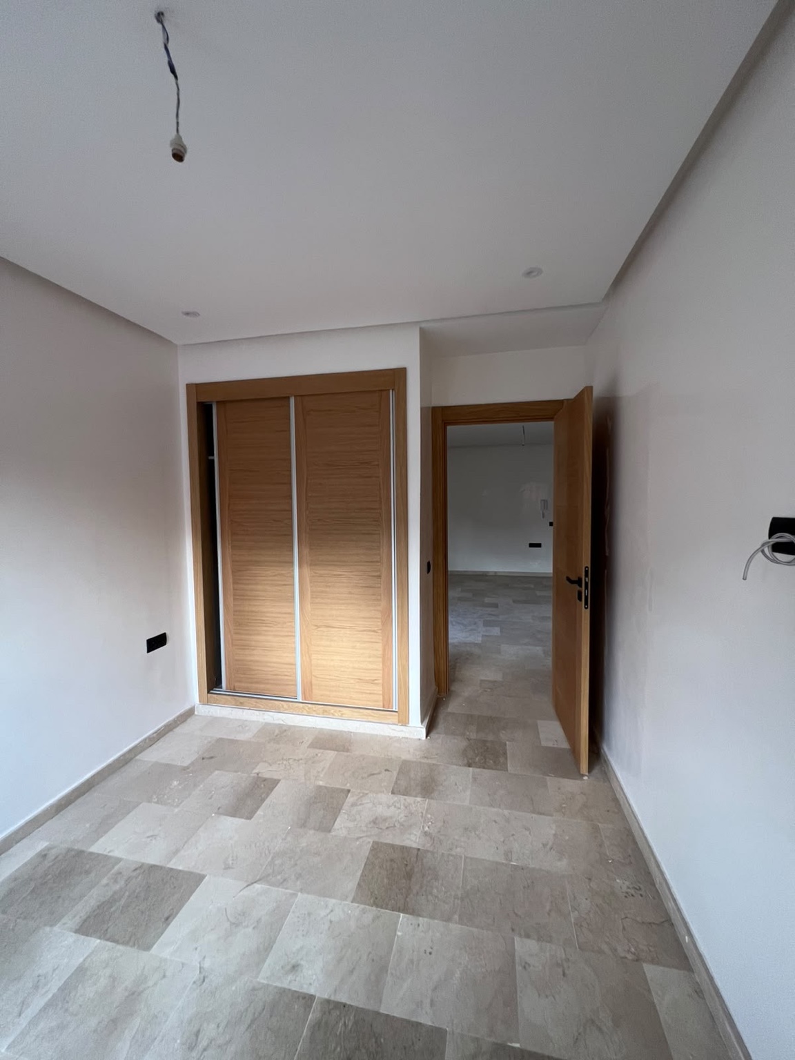 Appartement à louer · Camp El Ghoul · 5