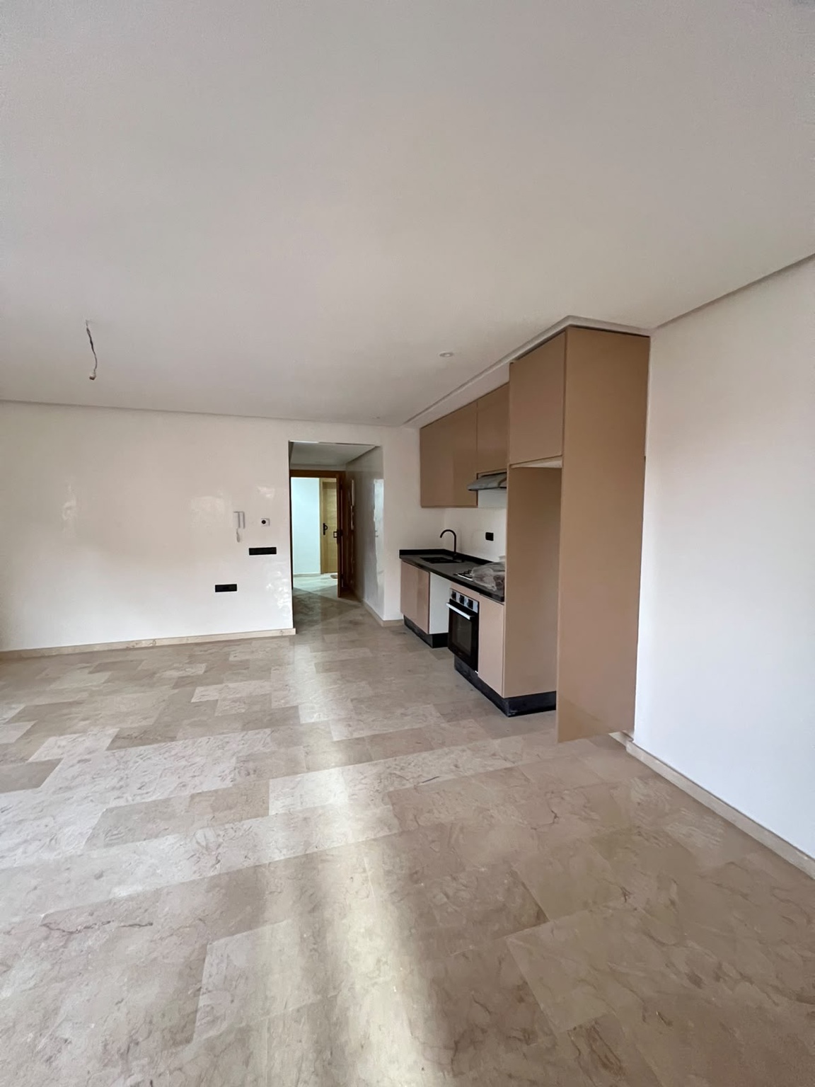 Appartement à louer · Camp El Ghoul · 9