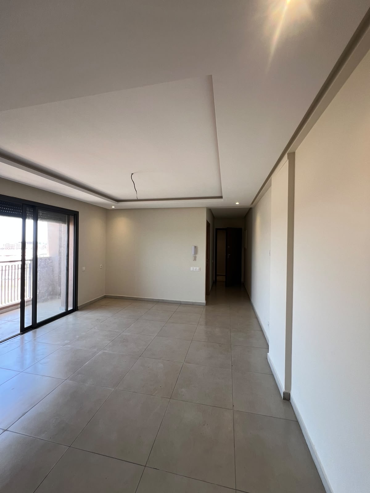 Never-occupied studio · City centre, behind the station · 3